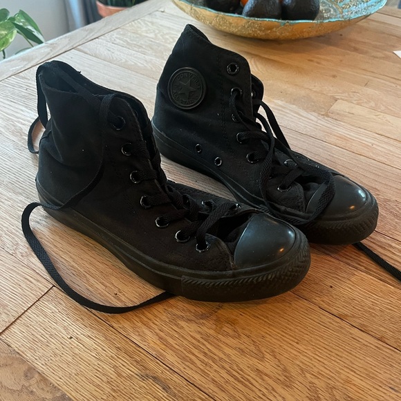 Converse Classic Black High-Tops - Picture 3 of 3